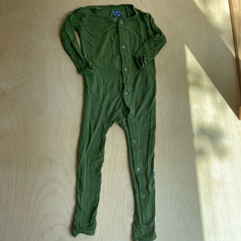 Adorable Green Kickee Pants